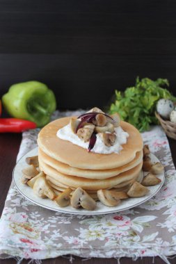 Krep mantar ve ekşi krema