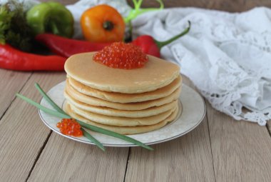 Kırmızı havyarlı gözleme.