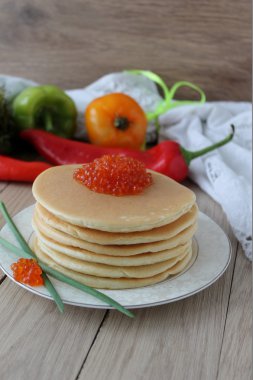 Kırmızı havyarlı gözleme.