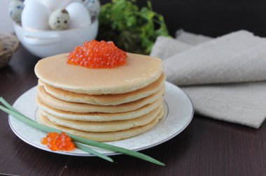 Kırmızı havyarlı gözleme.