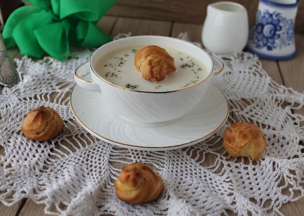 peynir çorbası ile profiterol 