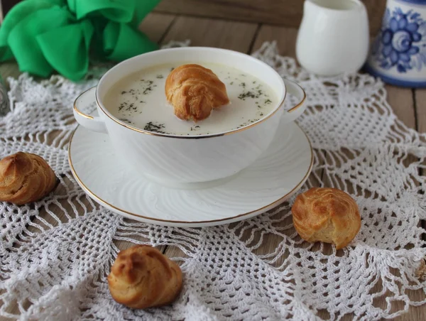 peynir çorbası ile profiterol 