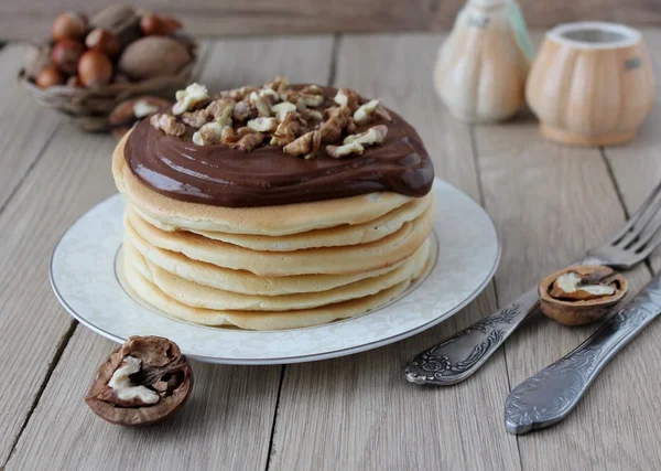 çikolata sır ve fındık ile krep