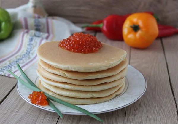 Kırmızı havyarlı gözleme.