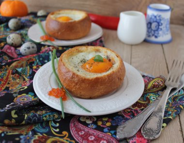 Çörek pişmiş yumurta 