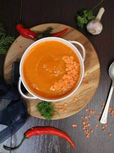 Sopa de lentilha com berinjela — Fotografia de Stock