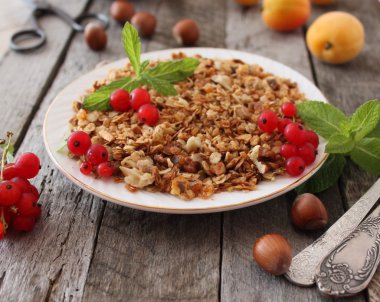 Granola berry için sağlıklı bir kahvaltı ile