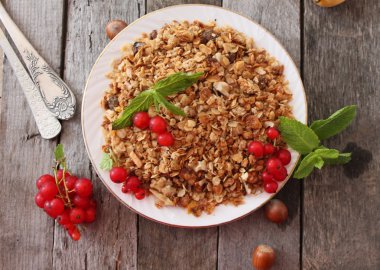 Granola berry için sağlıklı bir kahvaltı ile