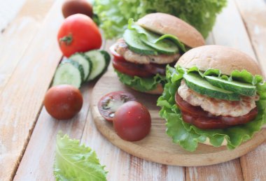 Lezzetli hamburger ev yapımı