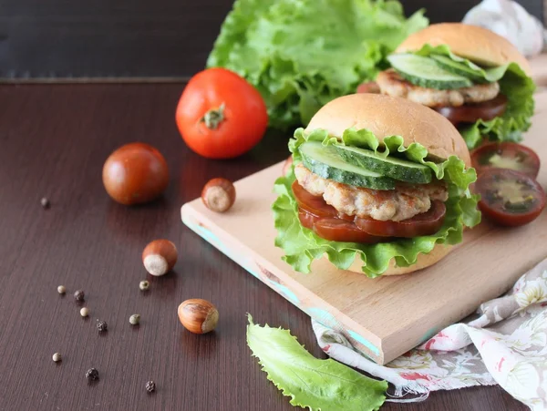 Lezzetli hamburger ev yapımı