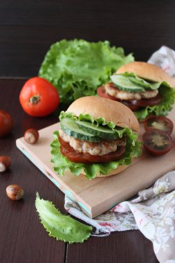 Lezzetli hamburger ev yapımı