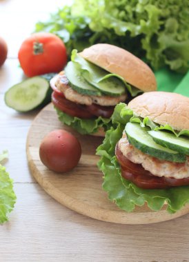 Lezzetli hamburger ev yapımı