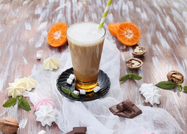 Kaffee mit Orangen-Haselnuss-Geschmack — Stockfoto