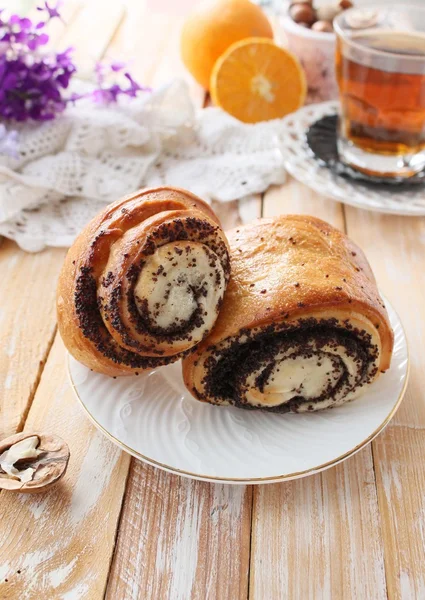 Roll filled with poppy, sweet poppy roll — Stock Photo, Image