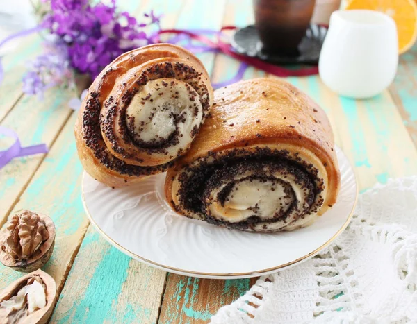 Roll filled with poppy, sweet poppy roll — Stock Photo, Image