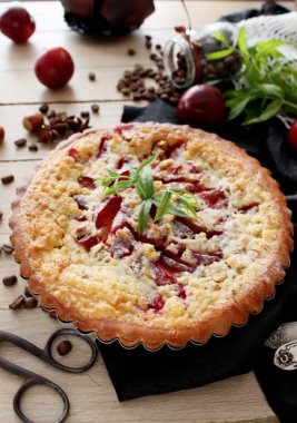 Erik ve krem dolgu ile ev yapımı kek