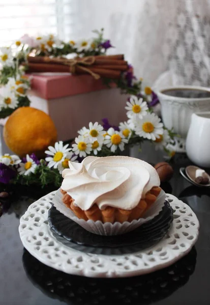 Postre Francés Tartaleta Con Limón Fondo Oscuro — Foto de Stock