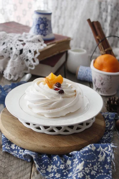 Torta Pavlova Con Affettine Arancioni — Foto Stock