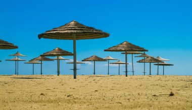 denize sıfır plaj şemsiye
