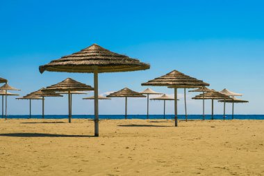 denize sıfır plaj şemsiye