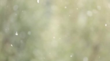 Yumuşak hareket eden kar yığınları ile güzel bokeh