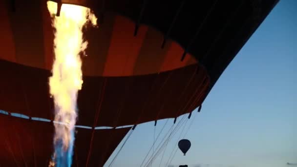 Många Ballonger Flyger Över Dalarna Goreme Turkiet — Stockvideo