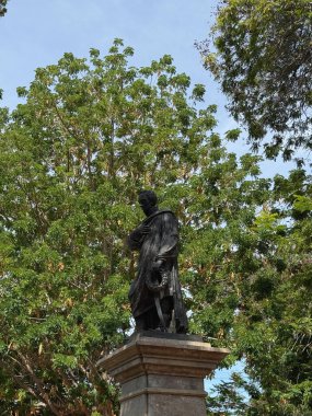 Tarihi Simn Bolvar 'ın heykeli ya da heykeli, Coro, Venezuela' daki yemyeşil bir parkta.