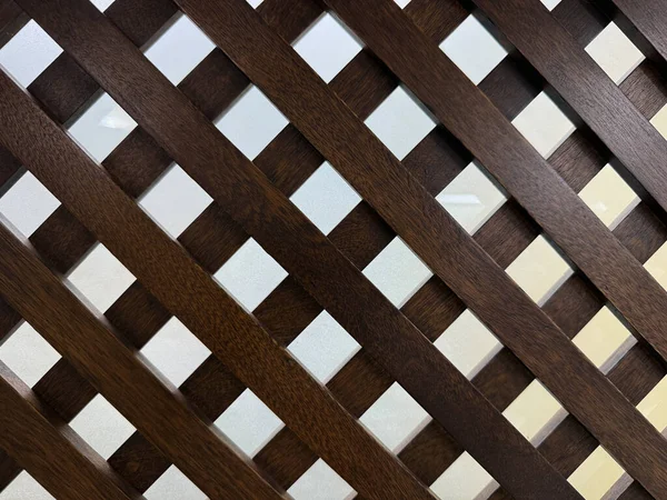 Geometrik Koyu Ahşap Kafes Örnekleri. Dekoratif İç Mahremiyet Bölme Sistemi Arkaplanı