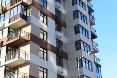 Şehrin modern binası