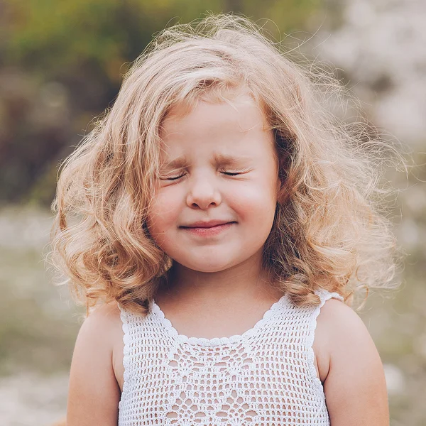 Retrato de uma menina bonita — Fotografia de Stock