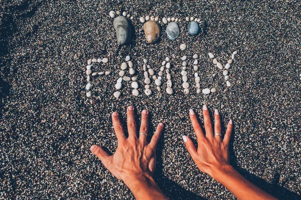 Piedras dispuestas como huellas — Foto de Stock