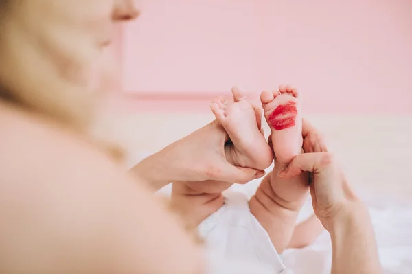 newborn baby feet