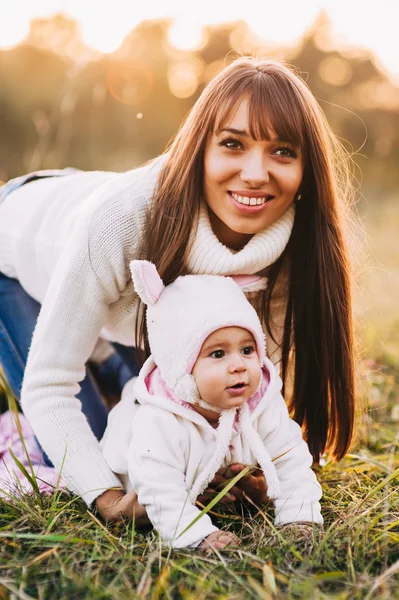 Mère avec petite fille — Photo