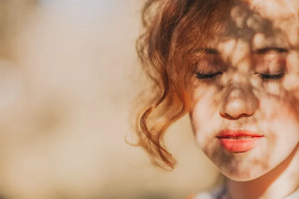 Redhead girl in mysterious forest — Stock Photo, Image