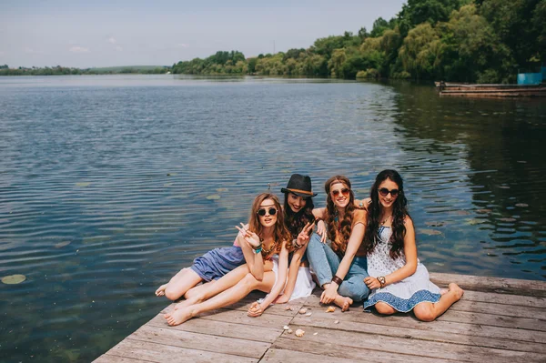 Cuatro hermosas novias — Foto de Stock