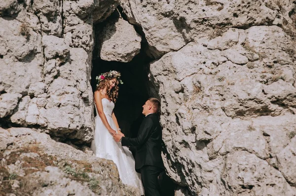 Beautiful newlyweeds couple — Stock Photo, Image