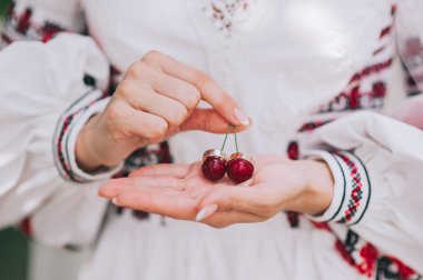 Yüzük ile gelin el 