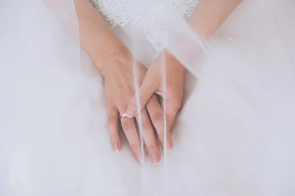 Bride hands with ring — Stock Photo, Image
