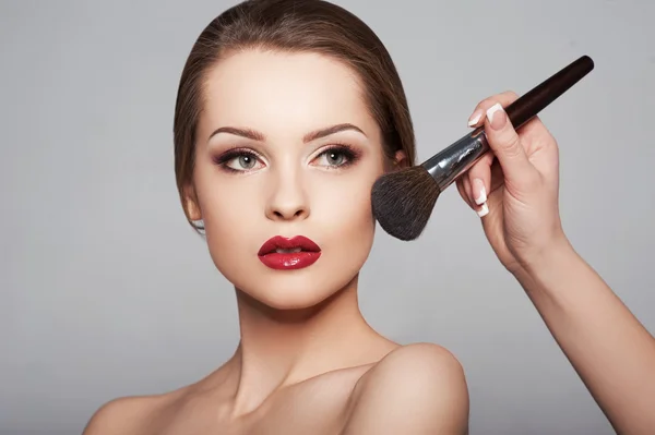 Junges Mädchen mit Make-up — Stockfoto