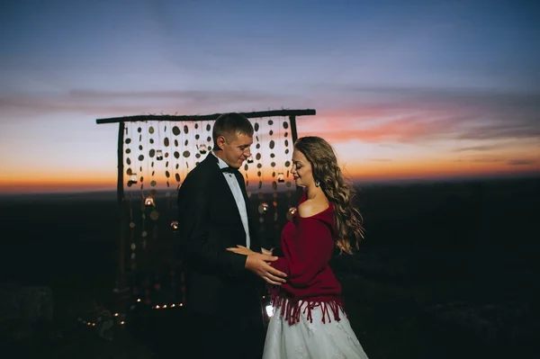 Atractiva pareja de boda — Foto de Stock