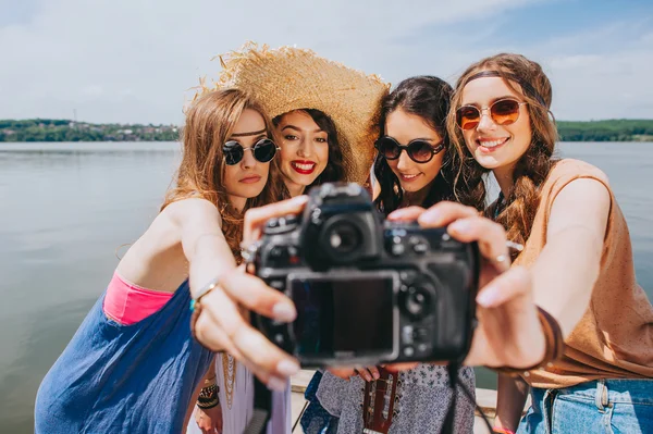 Four beautiful hippie girls — Stock Photo, Image