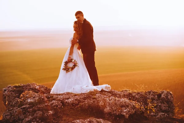 Güzel newlyweeds Çift — Stok fotoğraf