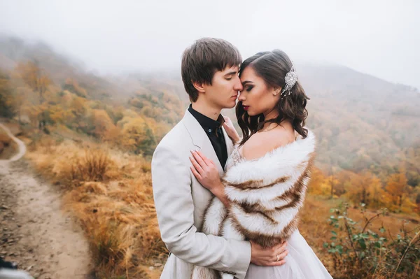 Happy newly married couple — Stock Photo, Image