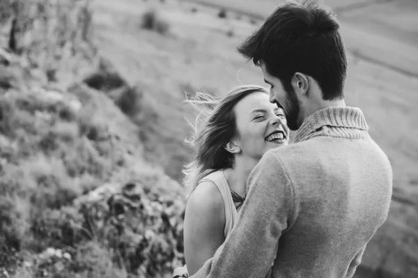 Casal jovem apaixonado — Fotografia de Stock