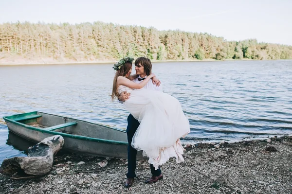 Nevěsta a ženich po svatbě — Stock fotografie