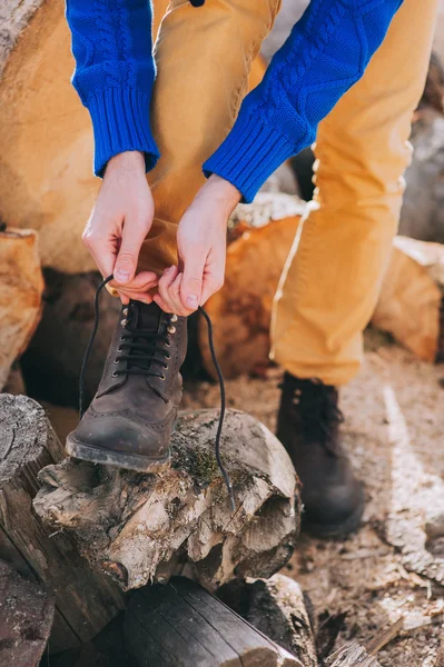 Ayakkabı bağlama turizm