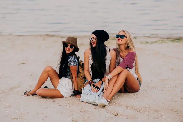 Tres hermosas chicas — Foto de Stock