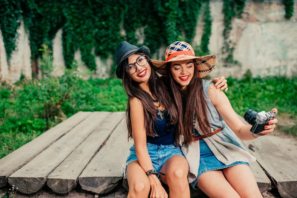 Hermosas chicas fotografiadas — Foto de Stock