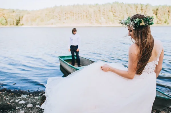 Los novios después de la boda —  Fotos de Stock