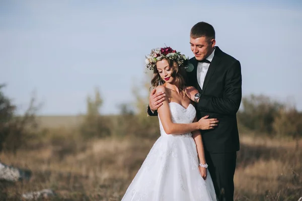 Feliz casal recém-casado — Fotografia de Stock